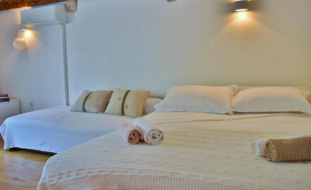 Rooms And Studio Old Town Rab Town Exteriör bild