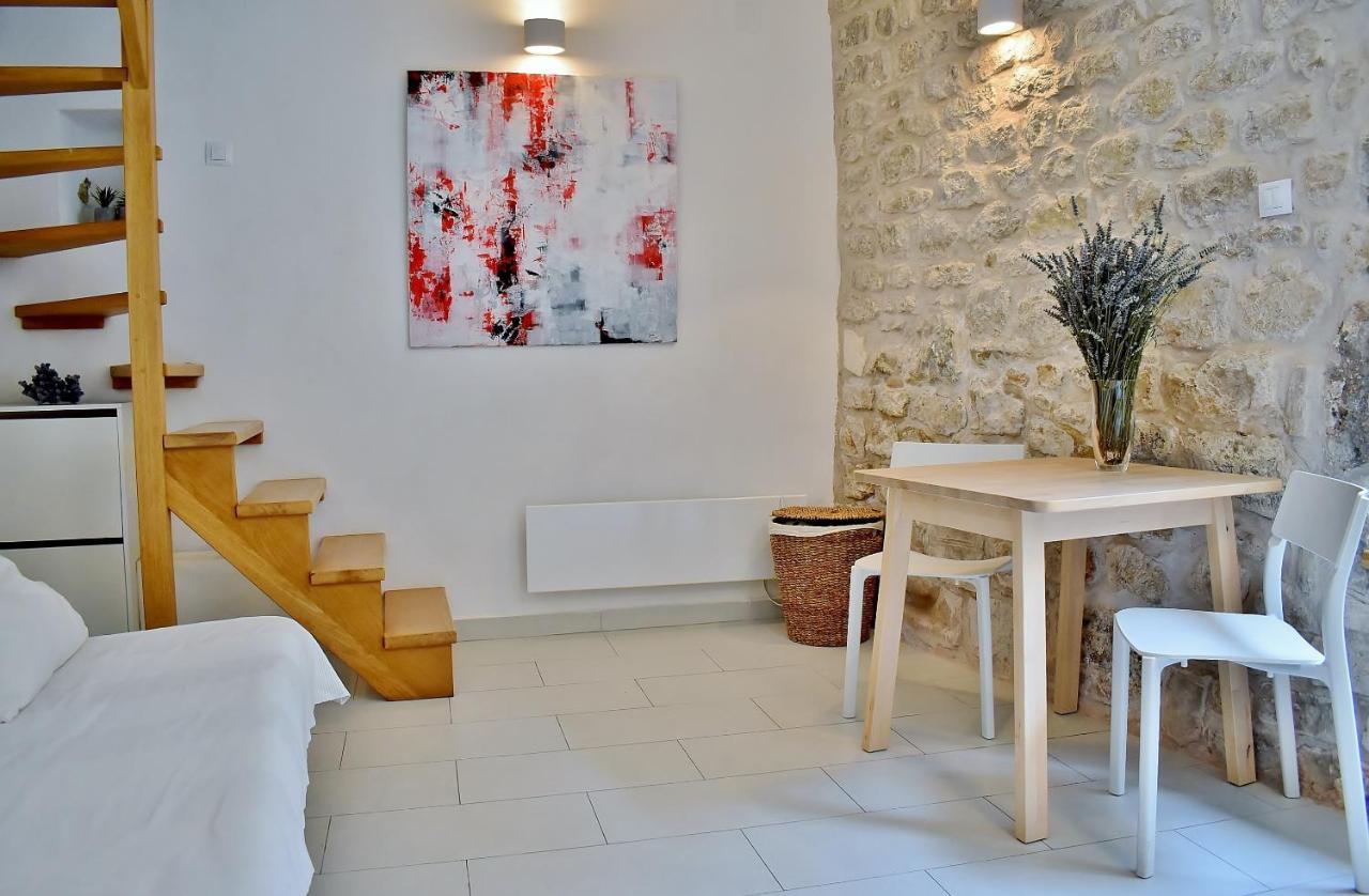 Rooms And Studio Old Town Rab Town Exteriör bild