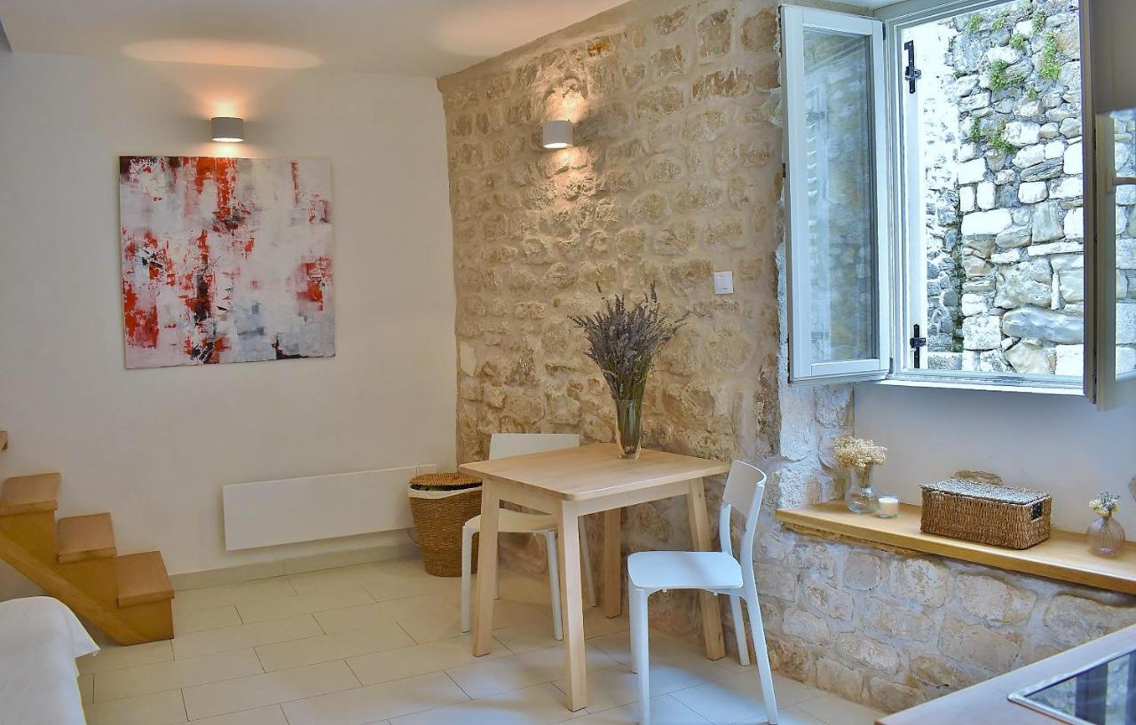 Rooms And Studio Old Town Rab Town Exteriör bild
