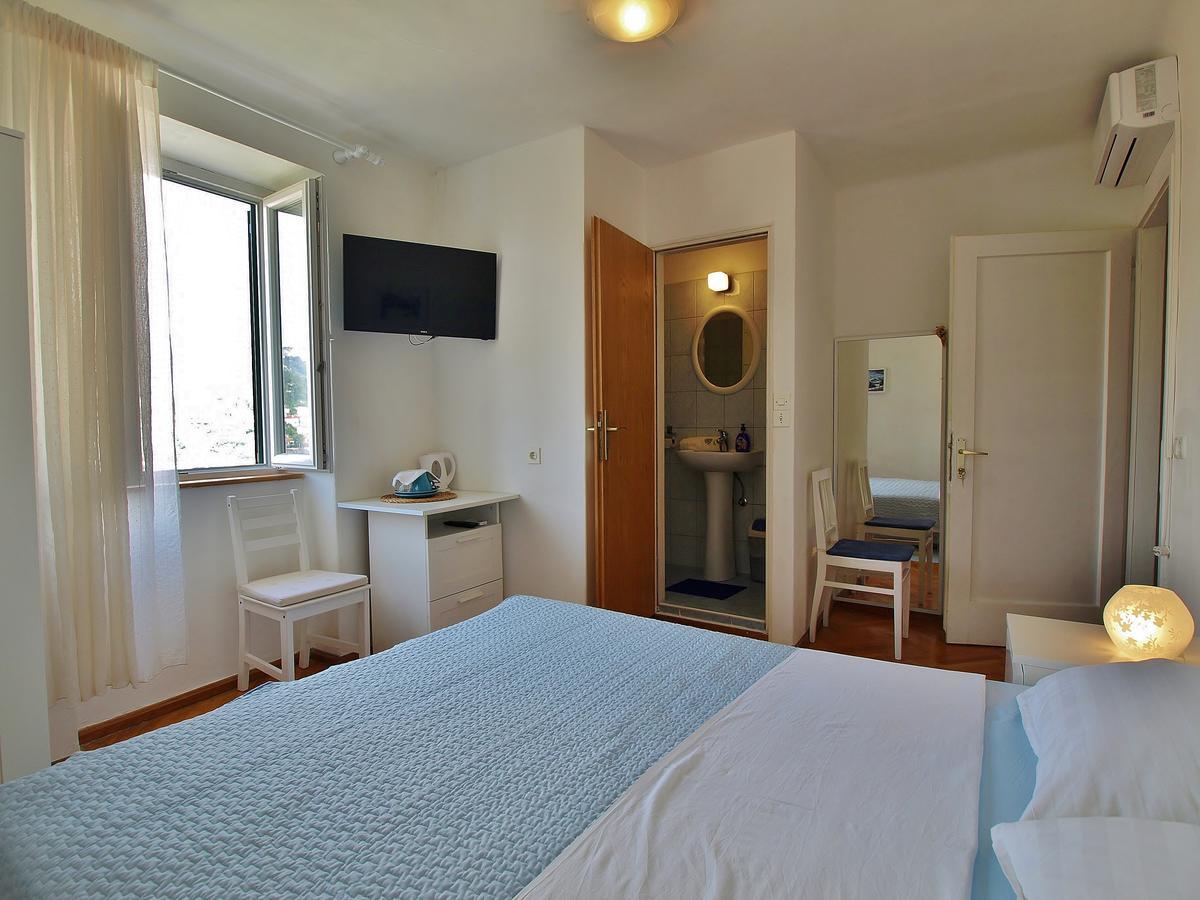 Rooms And Studio Old Town Rab Town Exteriör bild